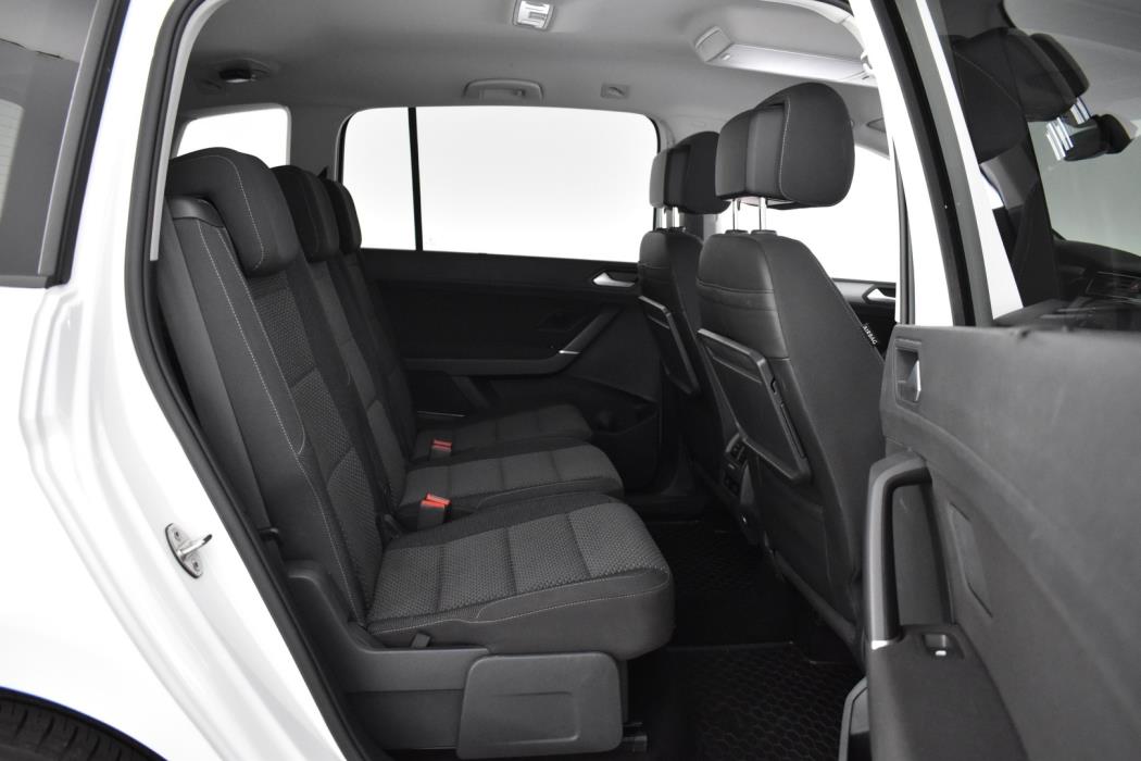 VOLKSWAGEN Touran 2020