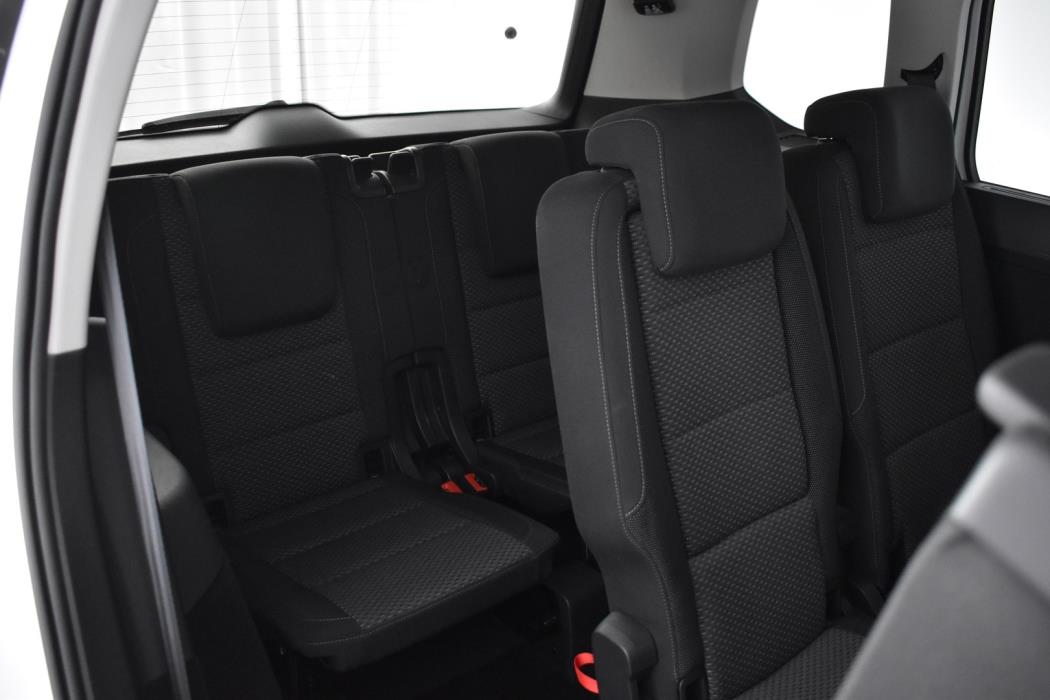 VOLKSWAGEN Touran 2020