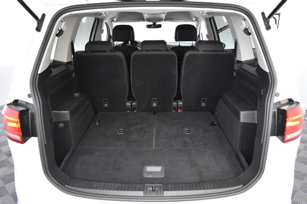 VOLKSWAGEN Touran 2020