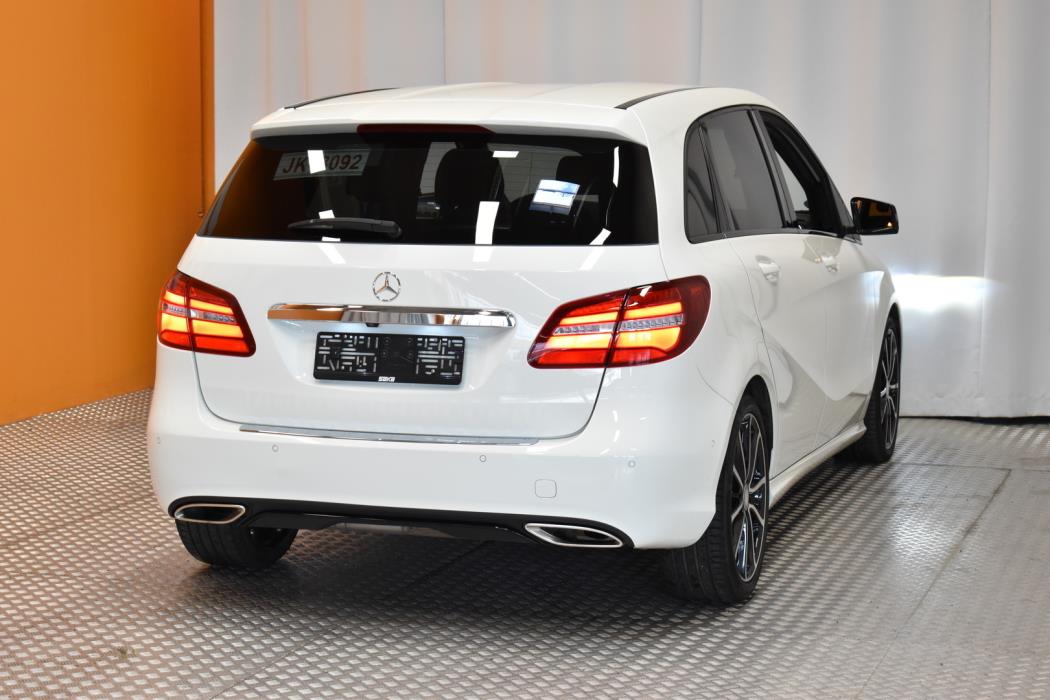 MERCEDES-BENZ B 2015