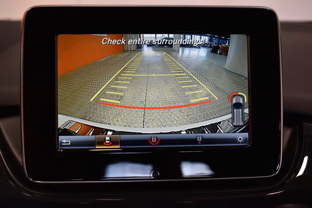 MERCEDES-BENZ B 2015