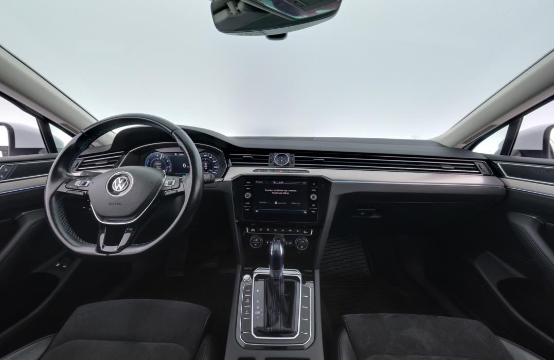 VOLKSWAGEN Passat 2018