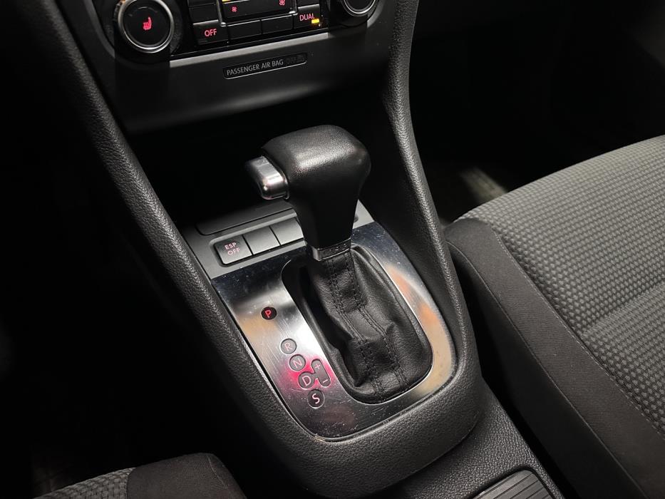 VOLKSWAGEN Golf 2009