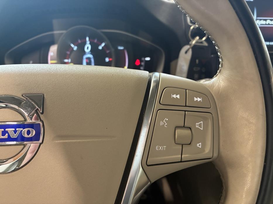 VOLVO XC70 2015