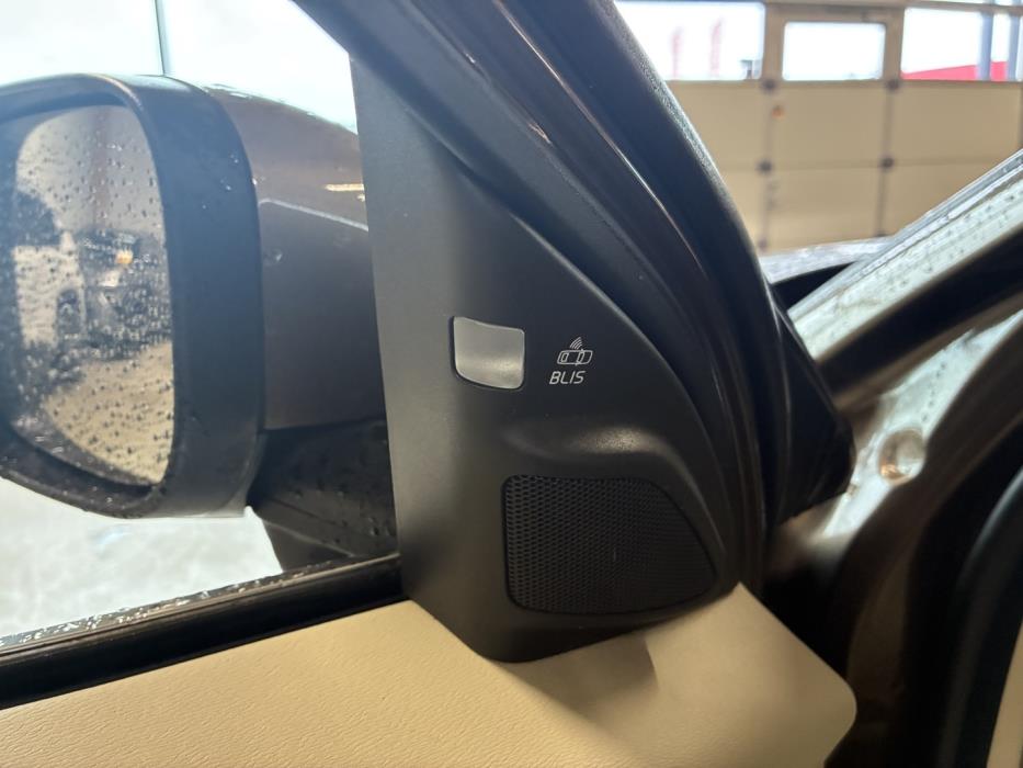 VOLVO XC70 2015