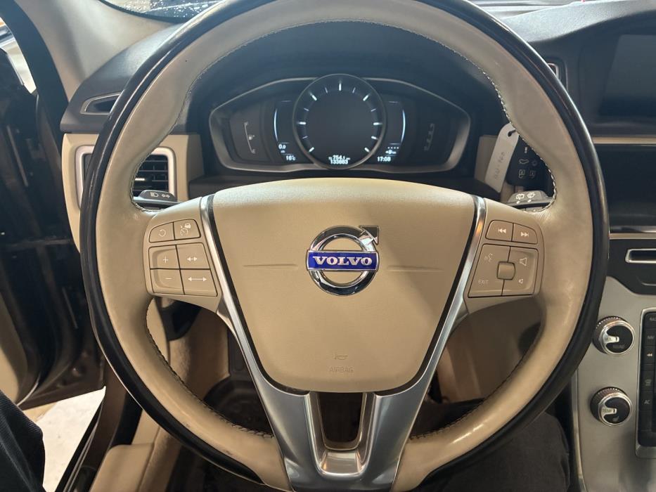 VOLVO XC70 2015