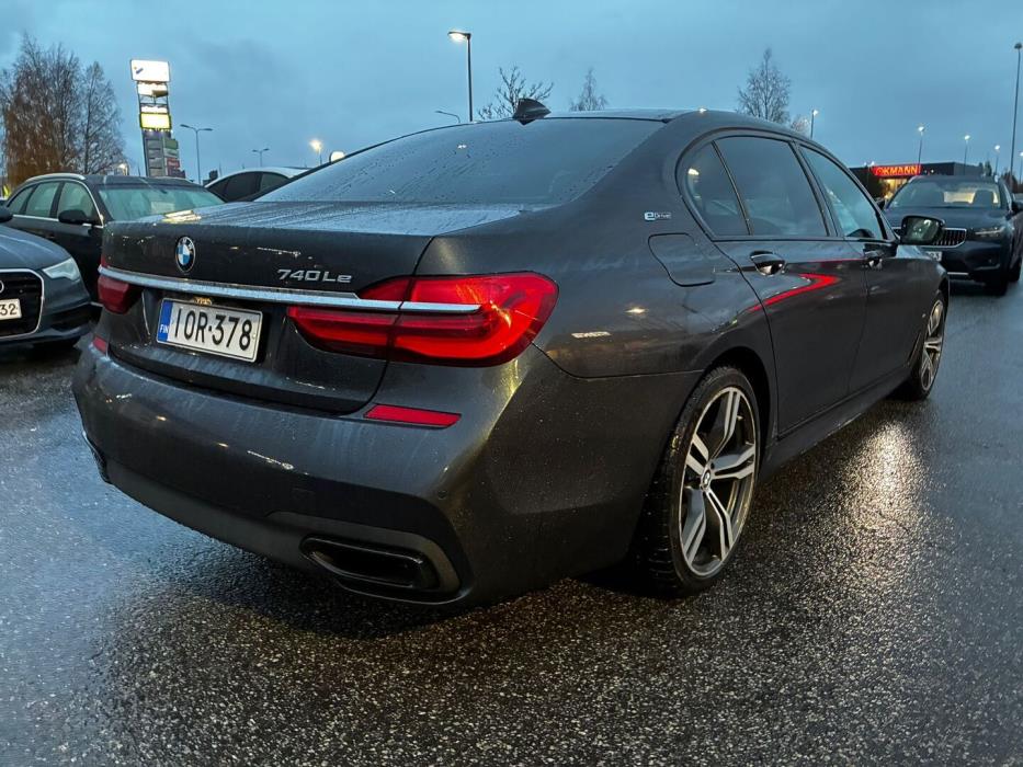 BMW 740 2017