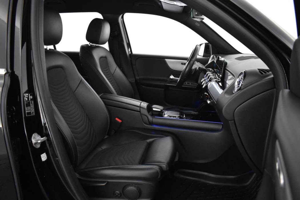 MERCEDES-BENZ GLB 2021