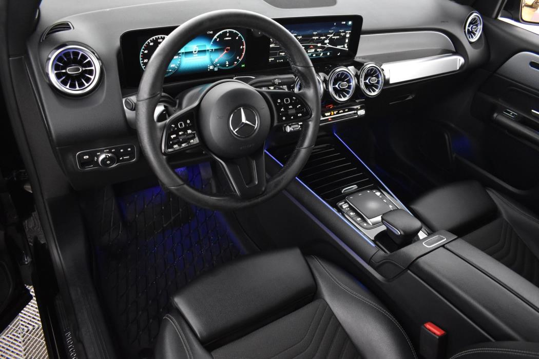 MERCEDES-BENZ GLB 2021