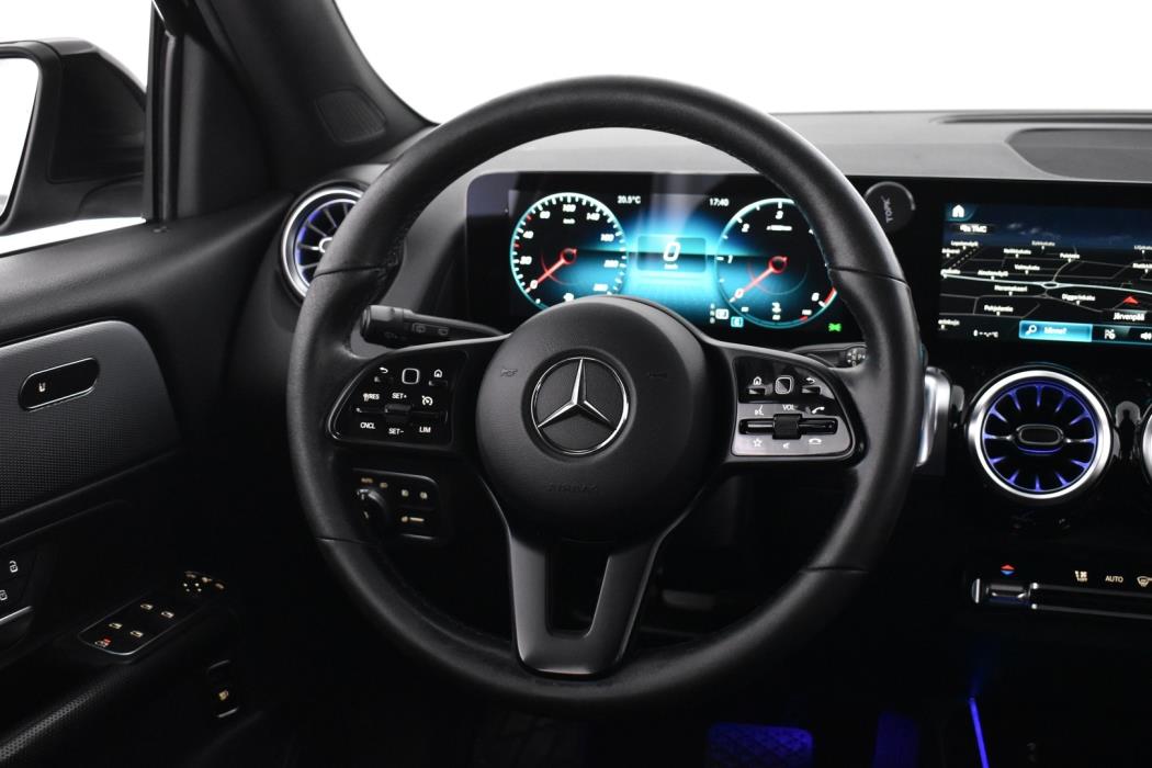 MERCEDES-BENZ GLB 2021
