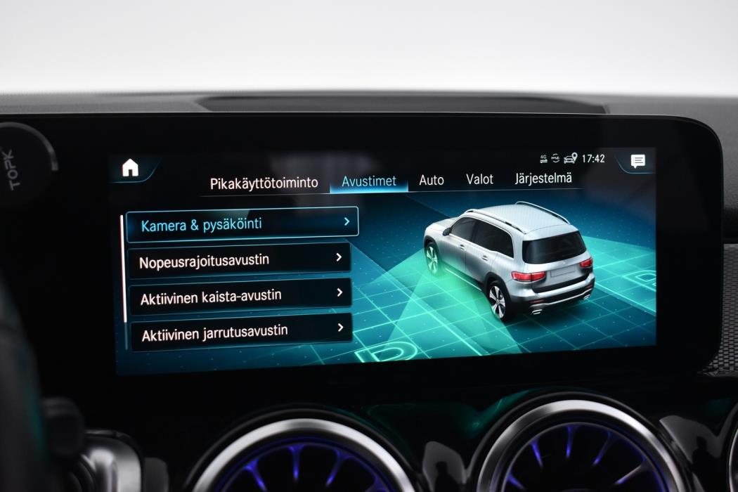 MERCEDES-BENZ GLB 2021