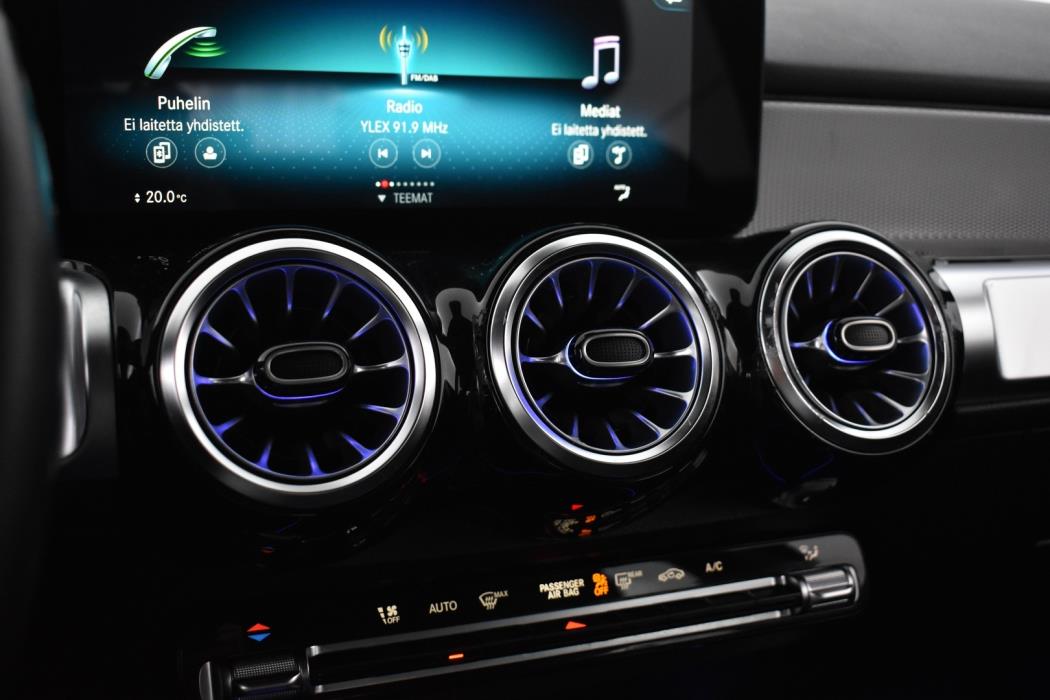 MERCEDES-BENZ GLB 2021