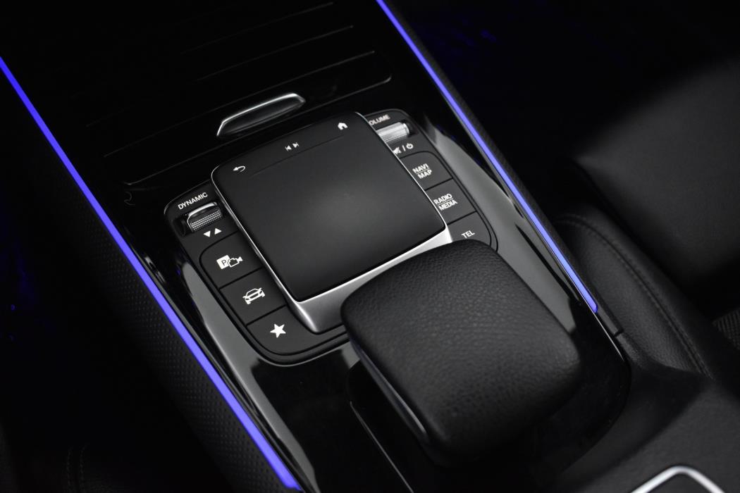 MERCEDES-BENZ GLB 2021