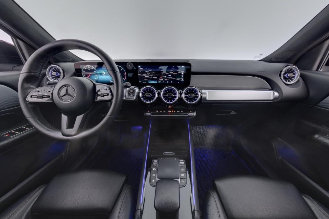 MERCEDES-BENZ GLB 2021