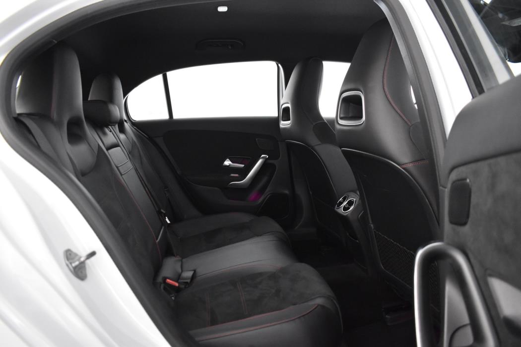 MERCEDES-BENZ A 2018