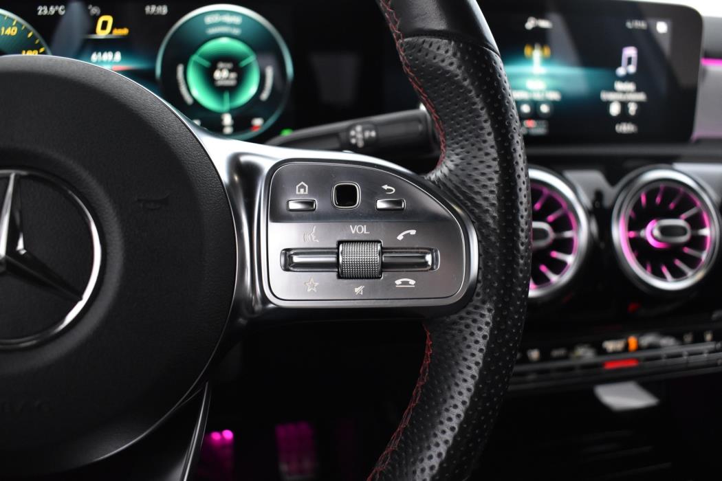 MERCEDES-BENZ A 2018