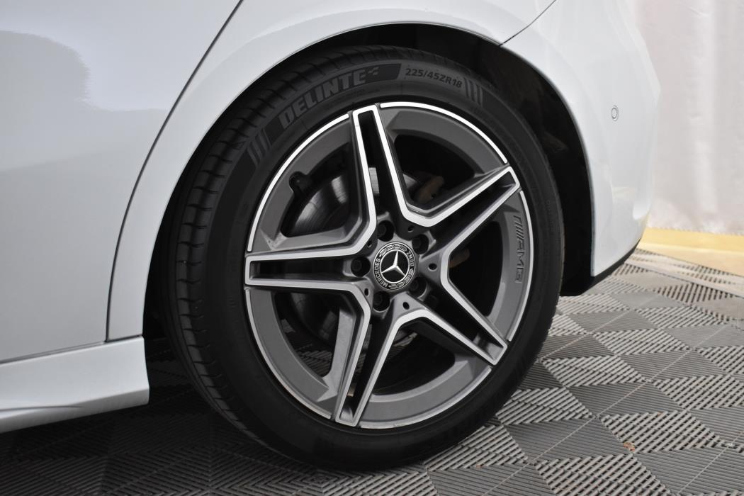 MERCEDES-BENZ A 2018