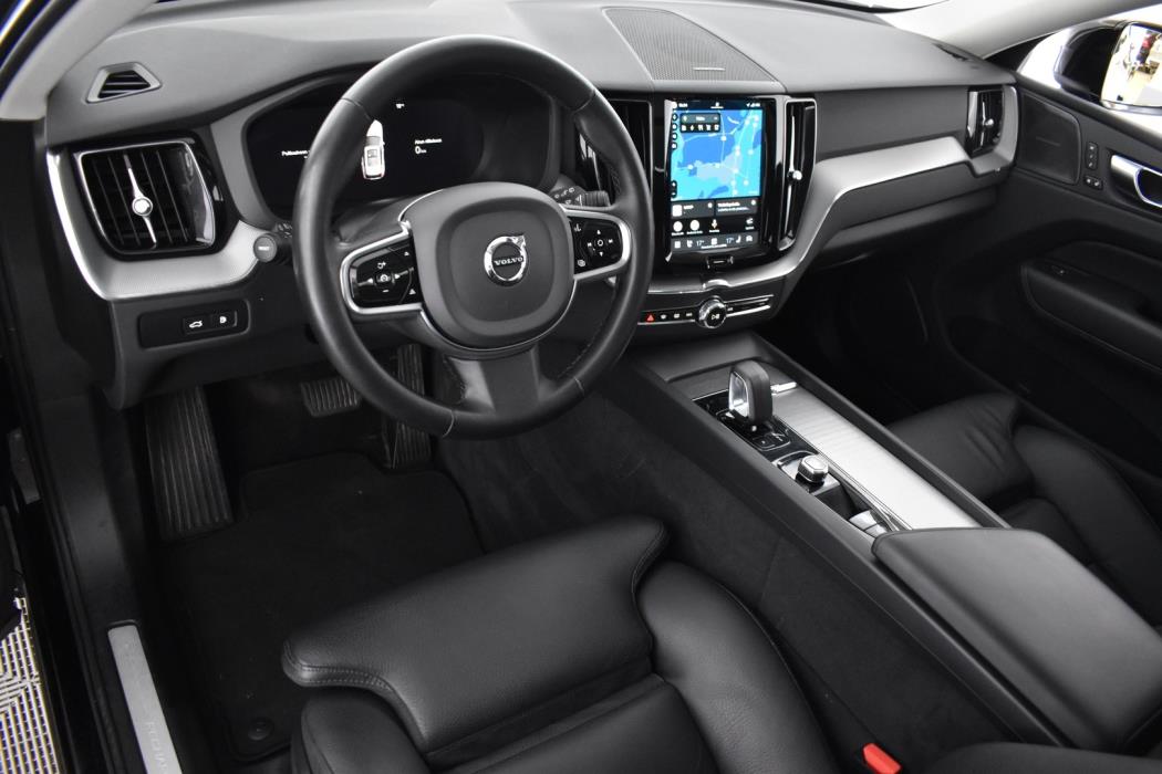 VOLVO XC60 2023
