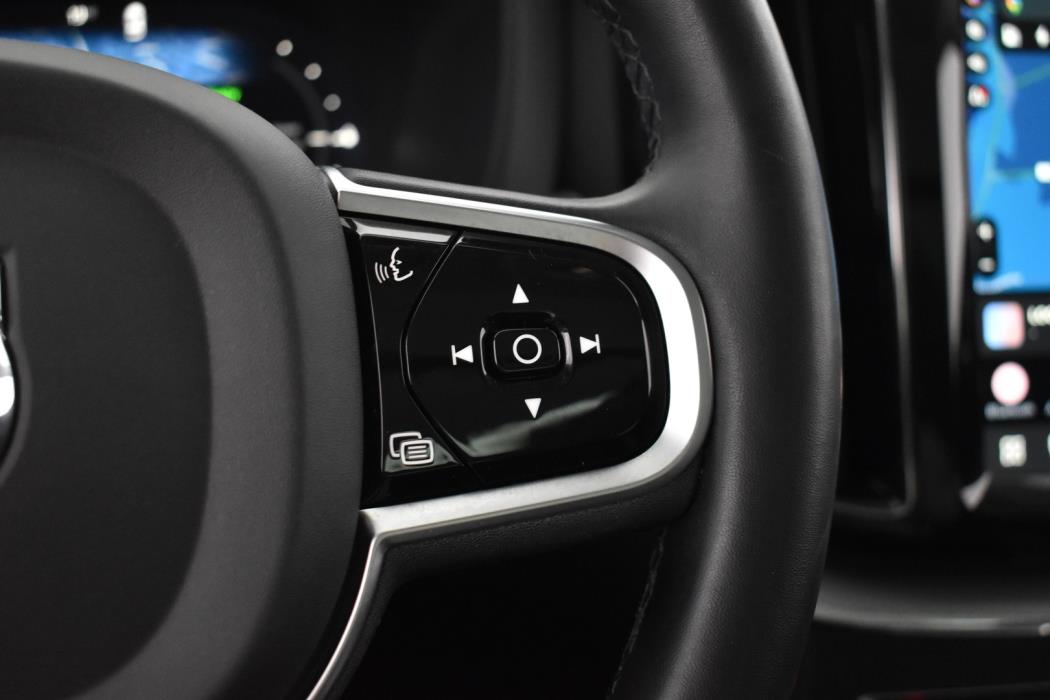 VOLVO XC60 2023