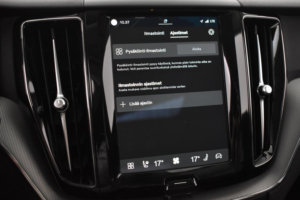 VOLVO XC60 2023