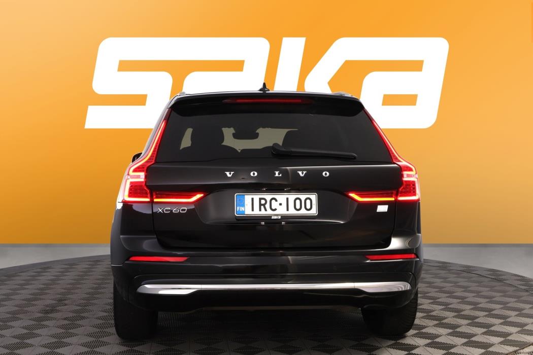 VOLVO XC60 2023