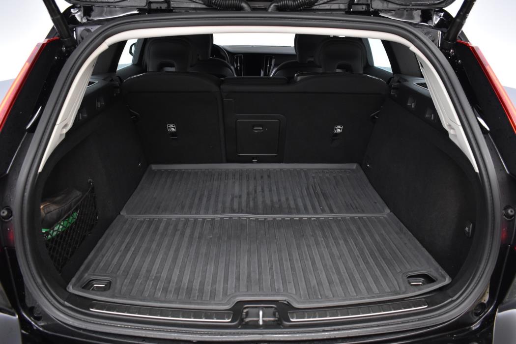 VOLVO V60 CROSS COUNTRY 2023