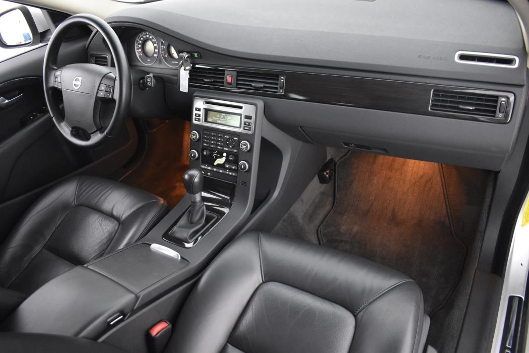 VOLVO V70 2008