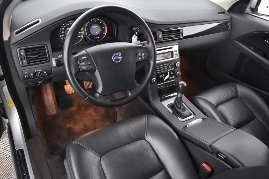 VOLVO V70 2008