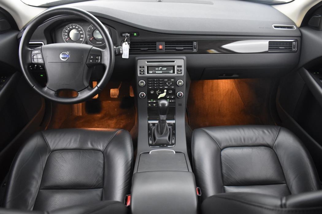 VOLVO V70 2008