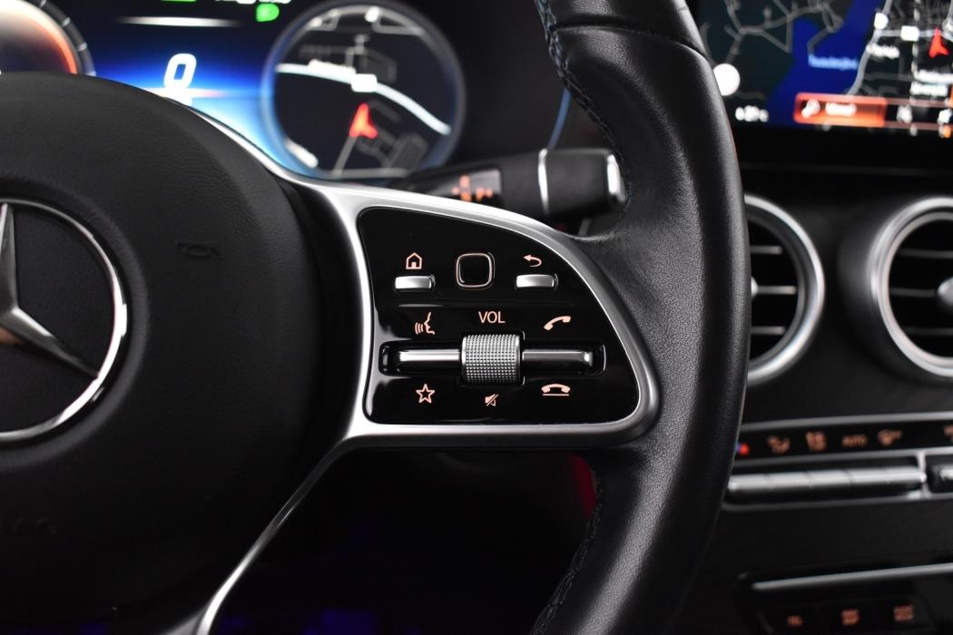 MERCEDES-BENZ GLC 2021