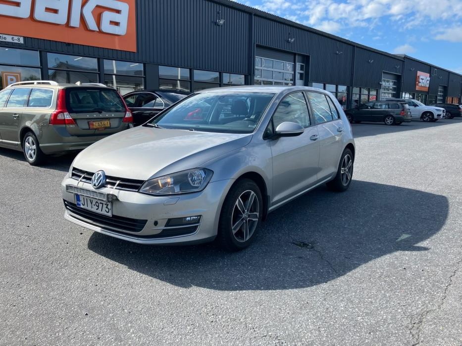 VOLKSWAGEN Golf 2013