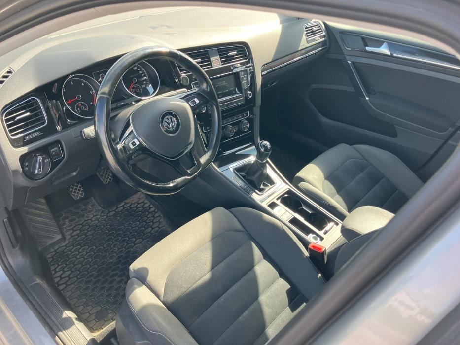 VOLKSWAGEN Golf 2013