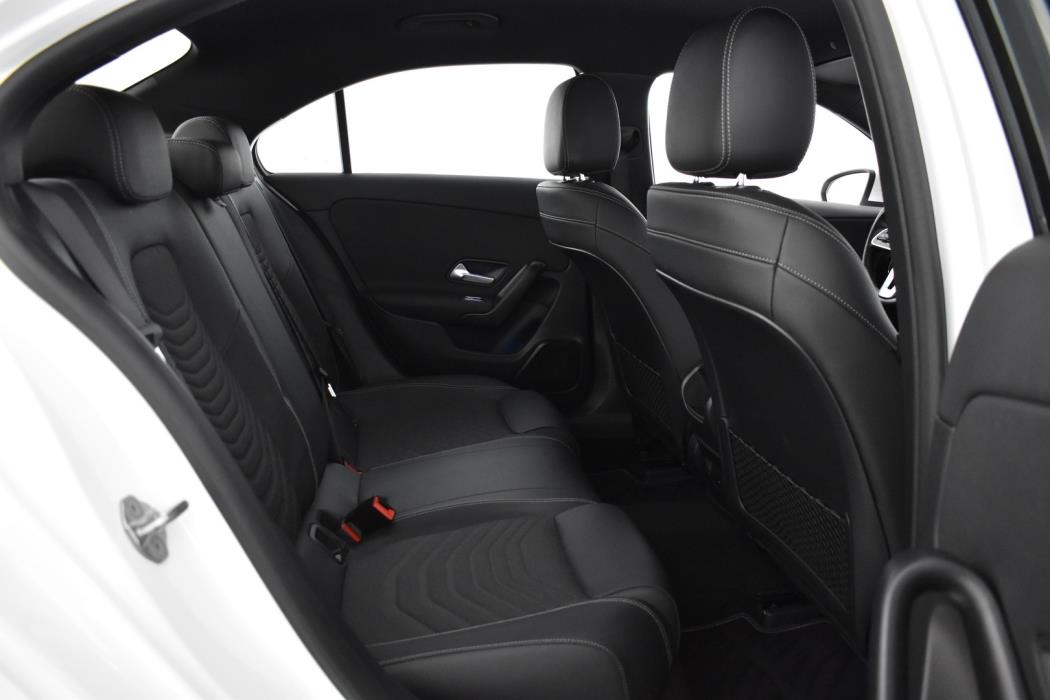 MERCEDES-BENZ A 2021