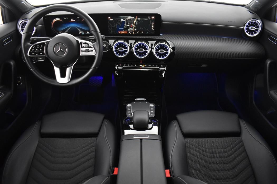 MERCEDES-BENZ A 2021