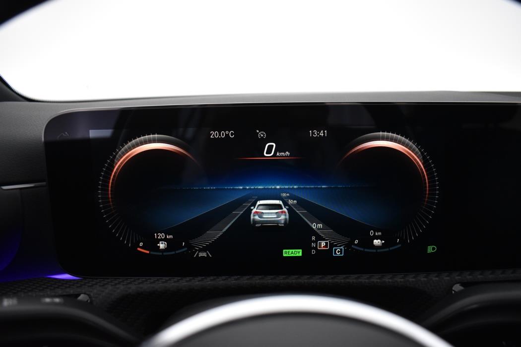 MERCEDES-BENZ A 2021