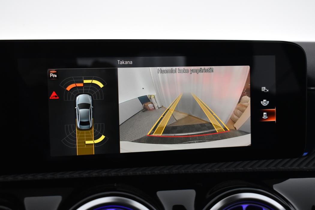 MERCEDES-BENZ A 2021