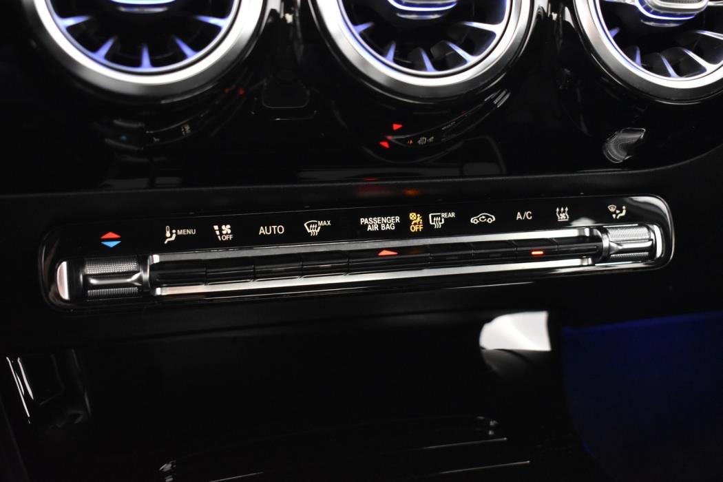 MERCEDES-BENZ A 2021