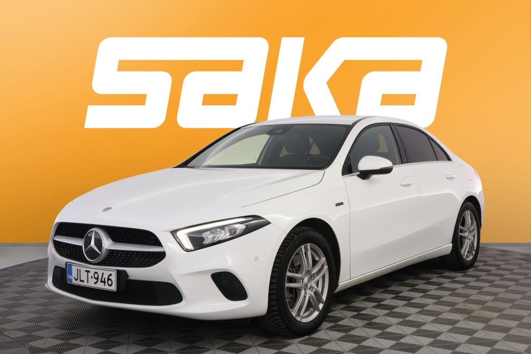 MERCEDES-BENZ A 2021