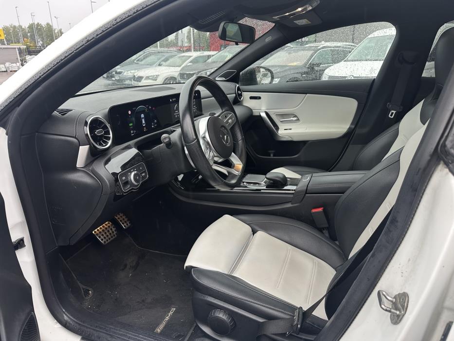 MERCEDES-BENZ CLA 2023