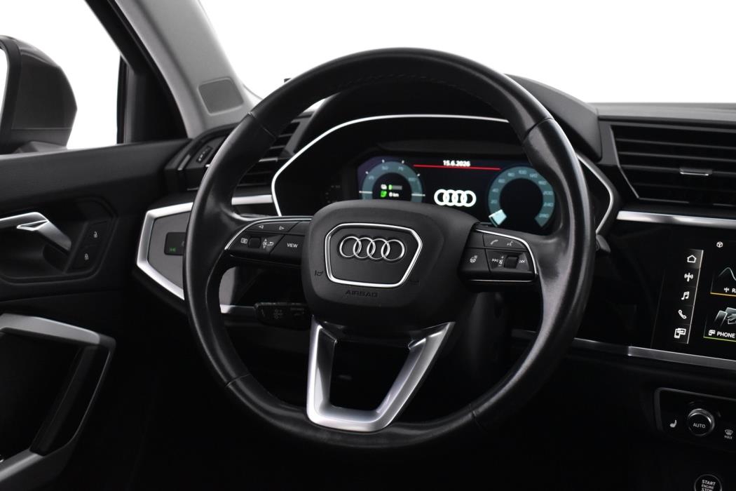 AUDI Q3 2023
