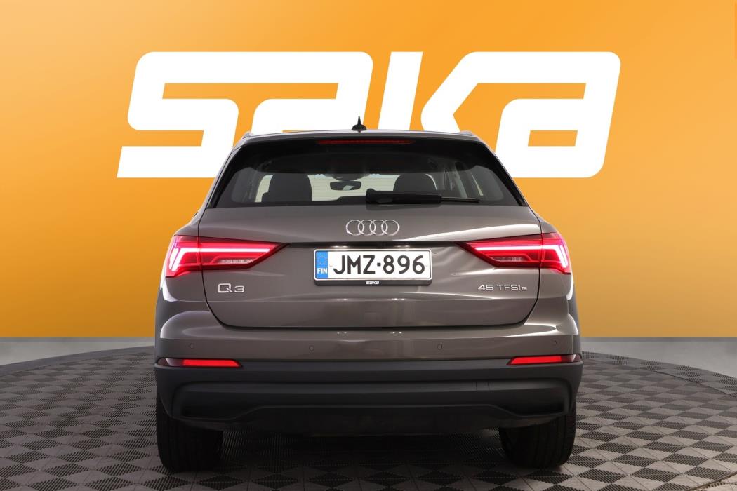 AUDI Q3 2023