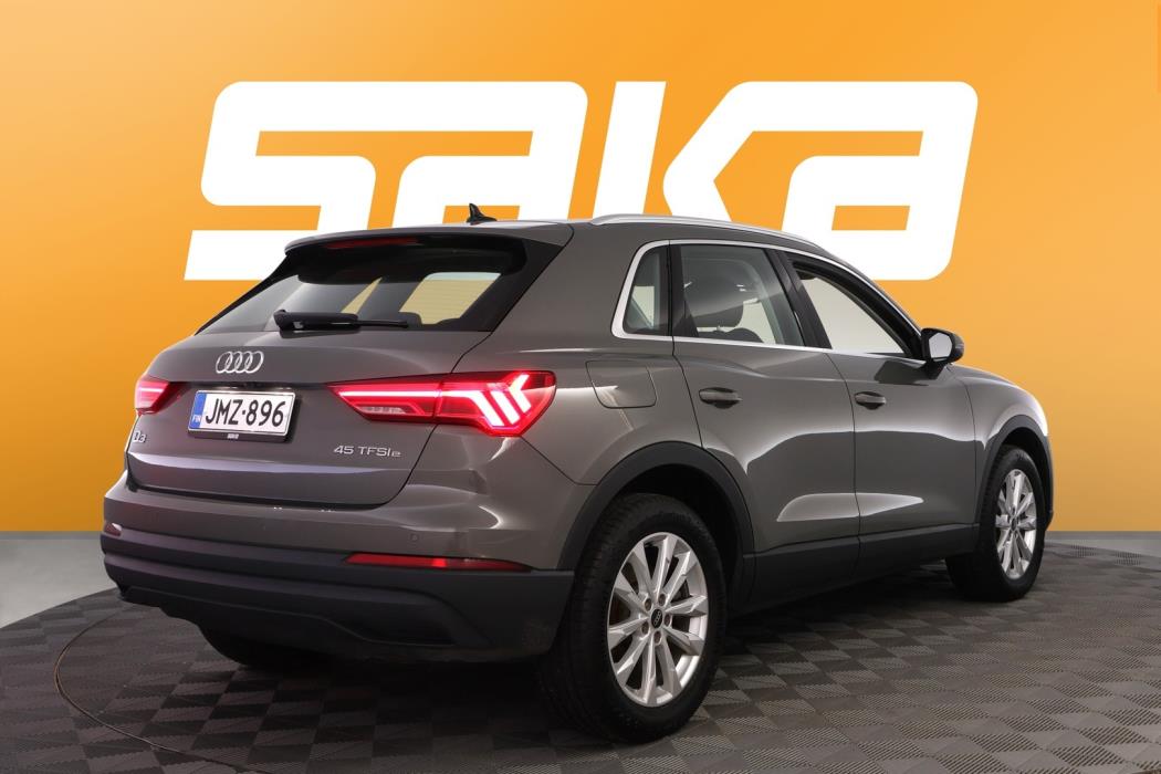 AUDI Q3 2023
