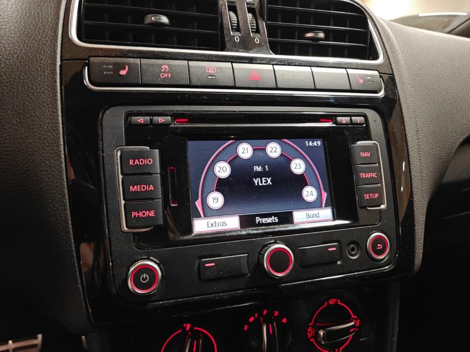 VOLKSWAGEN Polo 2011