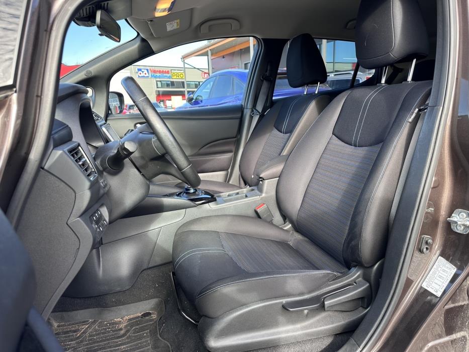 NISSAN Leaf 2021