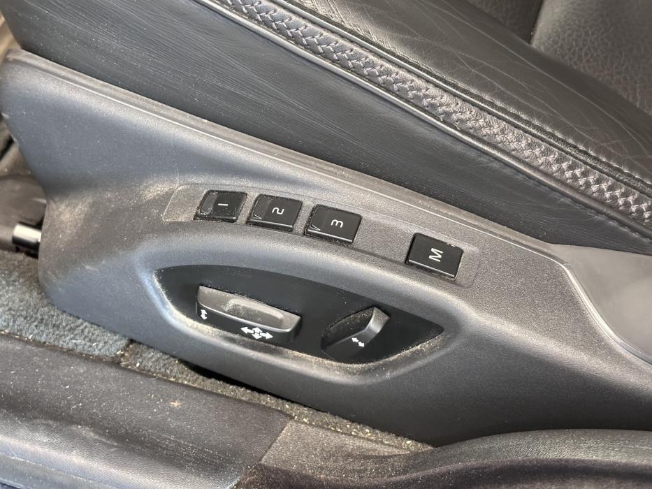 VOLVO XC70 2011