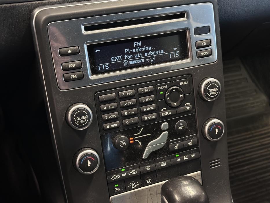 VOLVO XC70 2011