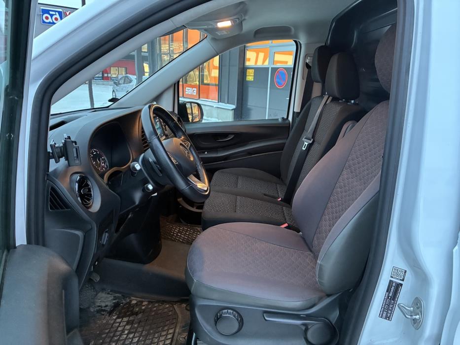 MERCEDES-BENZ Vito 2023