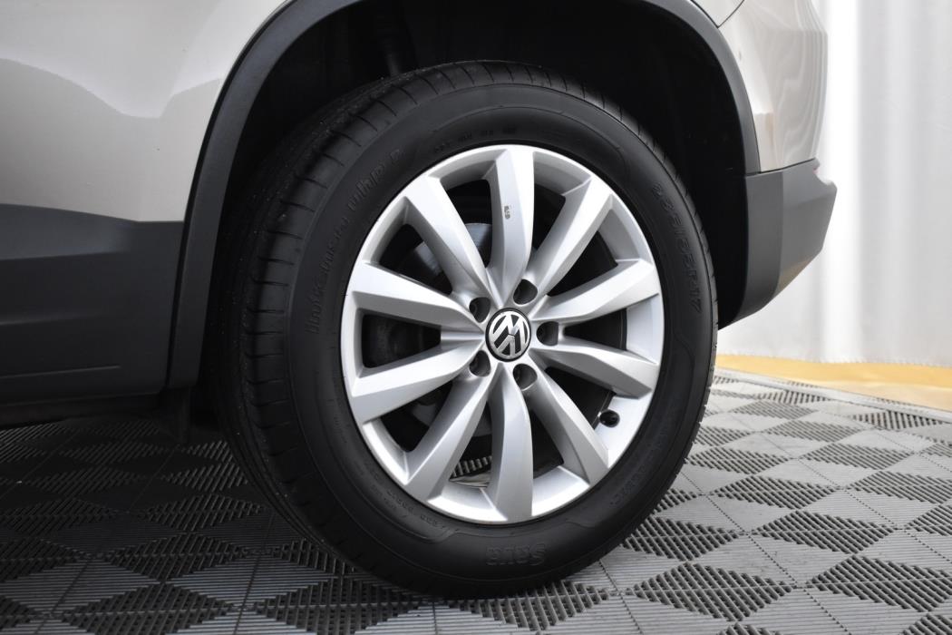 VOLKSWAGEN Tiguan 2013