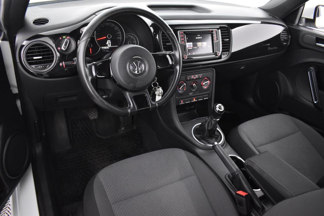 VOLKSWAGEN Beetle 2018