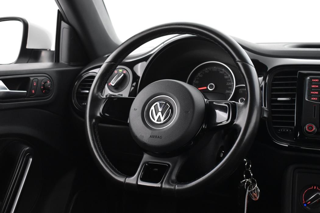 VOLKSWAGEN Beetle 2018